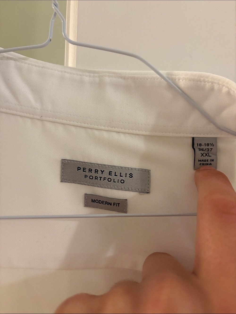 Perry Ellis Men's White Long-Sleeve Dress Shirt - Picture 2 of 2